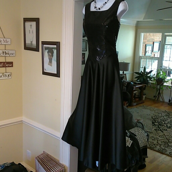 River's black super flare, sequined dress - Picture 3 of 8